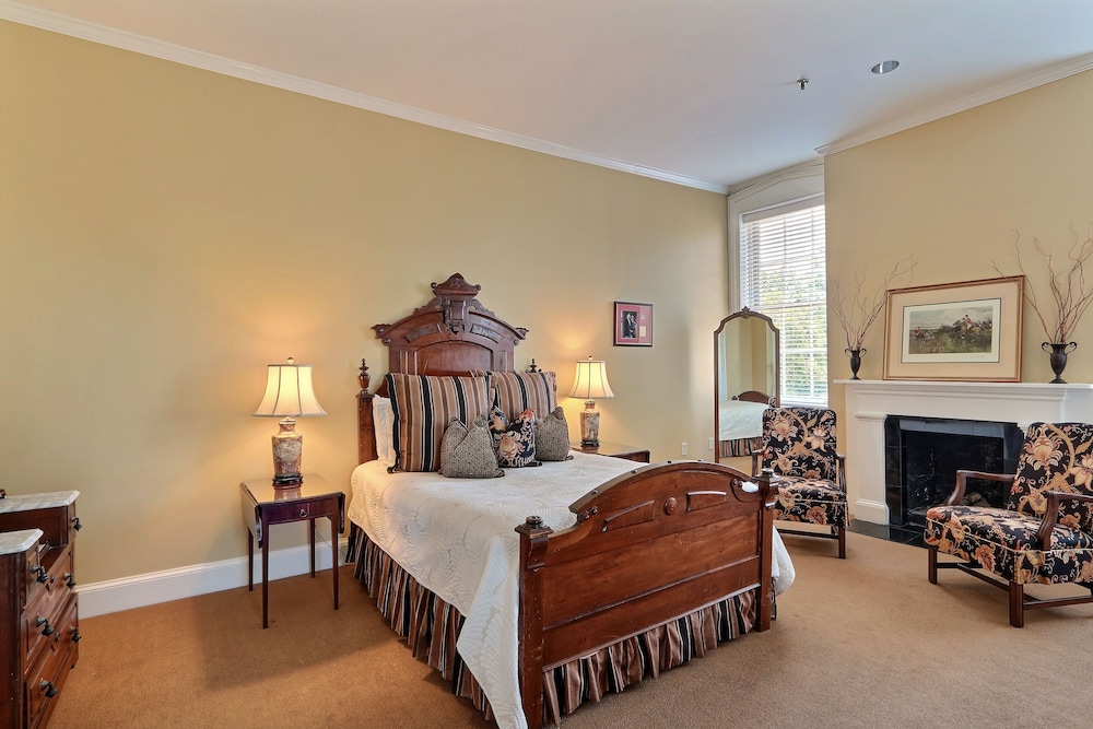 The Presidents Quarters Inn 26/76