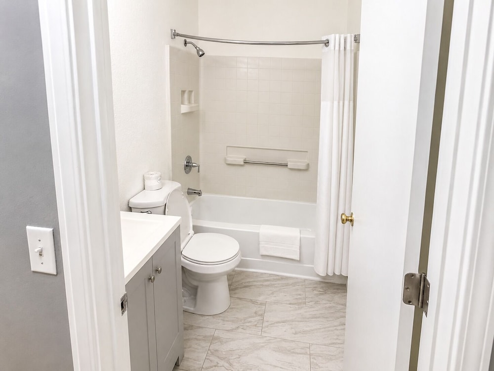 Welcome Suites Hazelwood Extended Stay Hotel 56/59