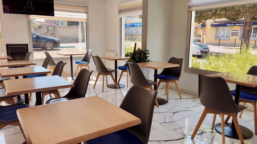 Kyriad Direct Arpajon 28/50