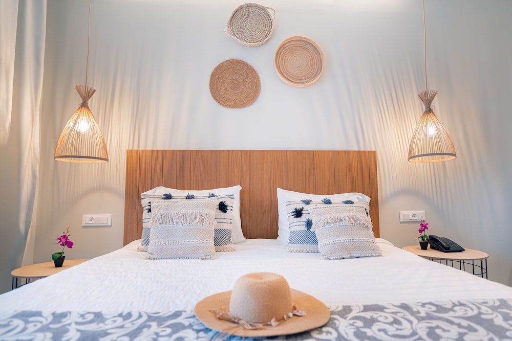 Ekati Mare Lifestyle Resort 67/72