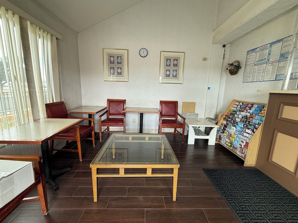 New Budget Inn 25/44