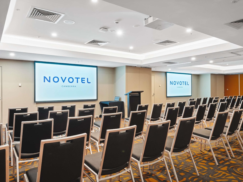 Novotel Canberra 67/72