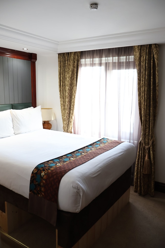 SUPERIOR, DOUBLE BED, BACK SIDE
