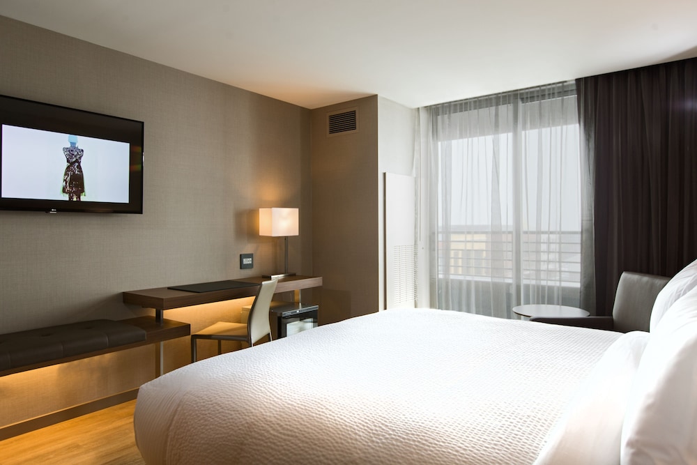 Ac Hotel By Marriott Cincinnati At Liberty Center 7/50