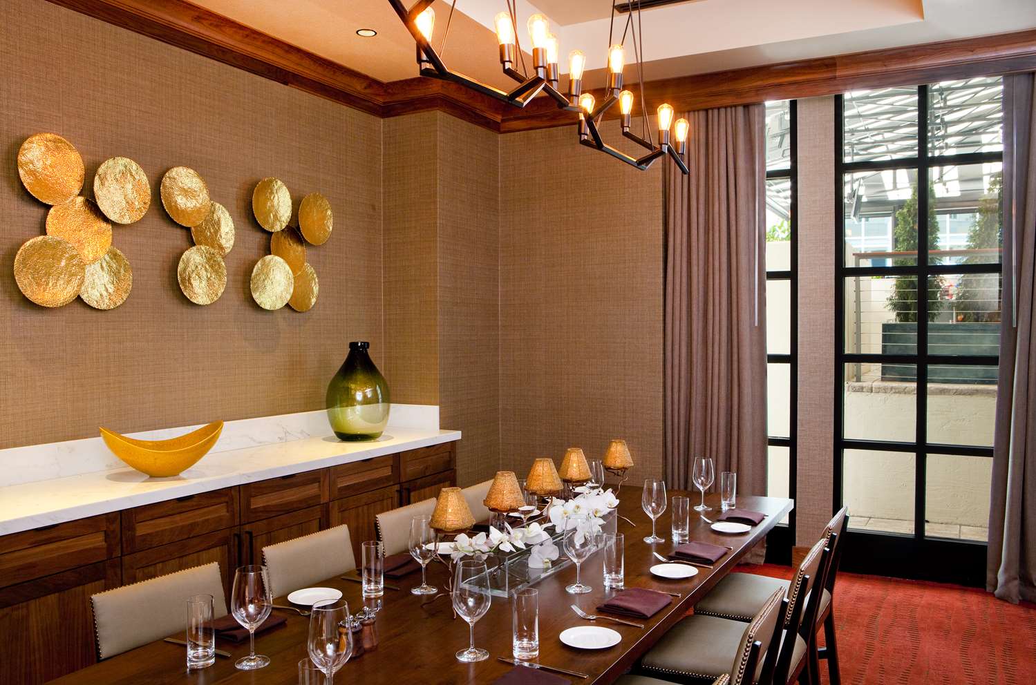 restaurant cafeteria