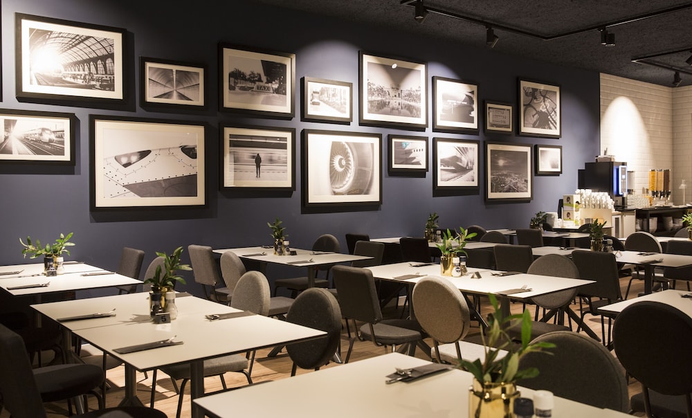 Corendon Urban Amsterdam Schiphol Airport Hotel 54/66