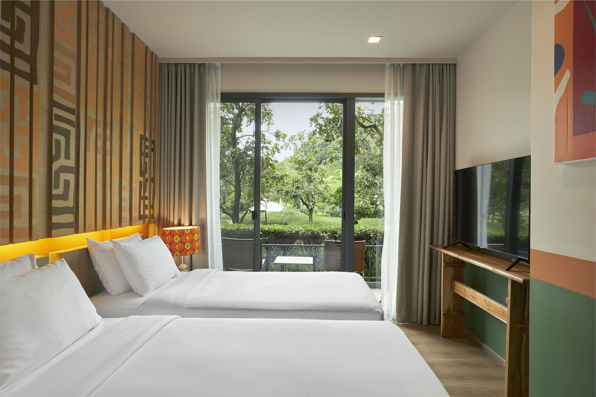 SUPERIOR, TWIN BEDS, GARDEN VIEW