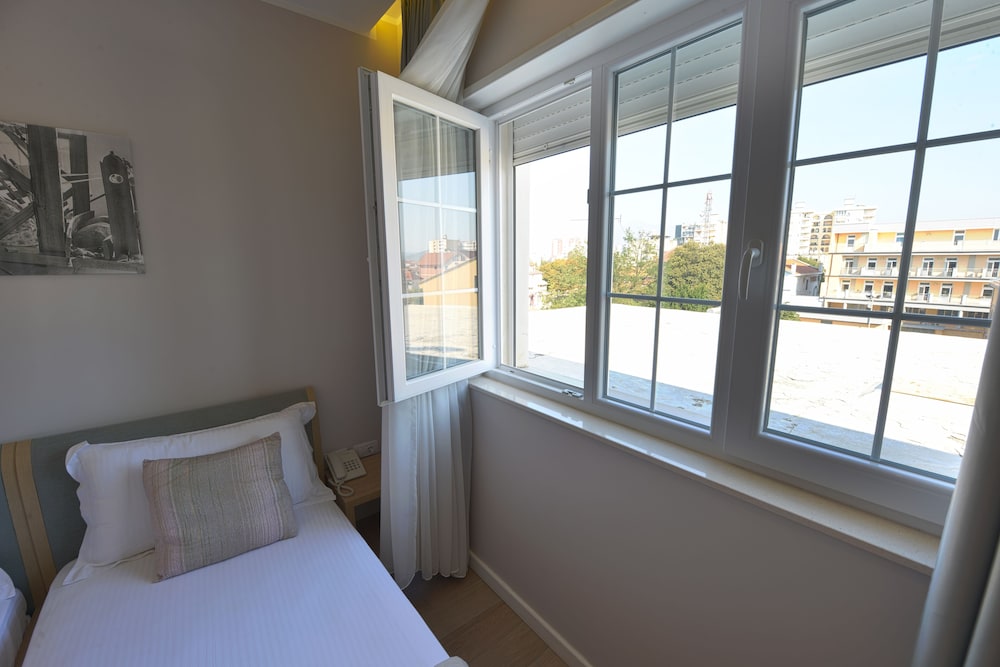 Alis Hotel 31/54