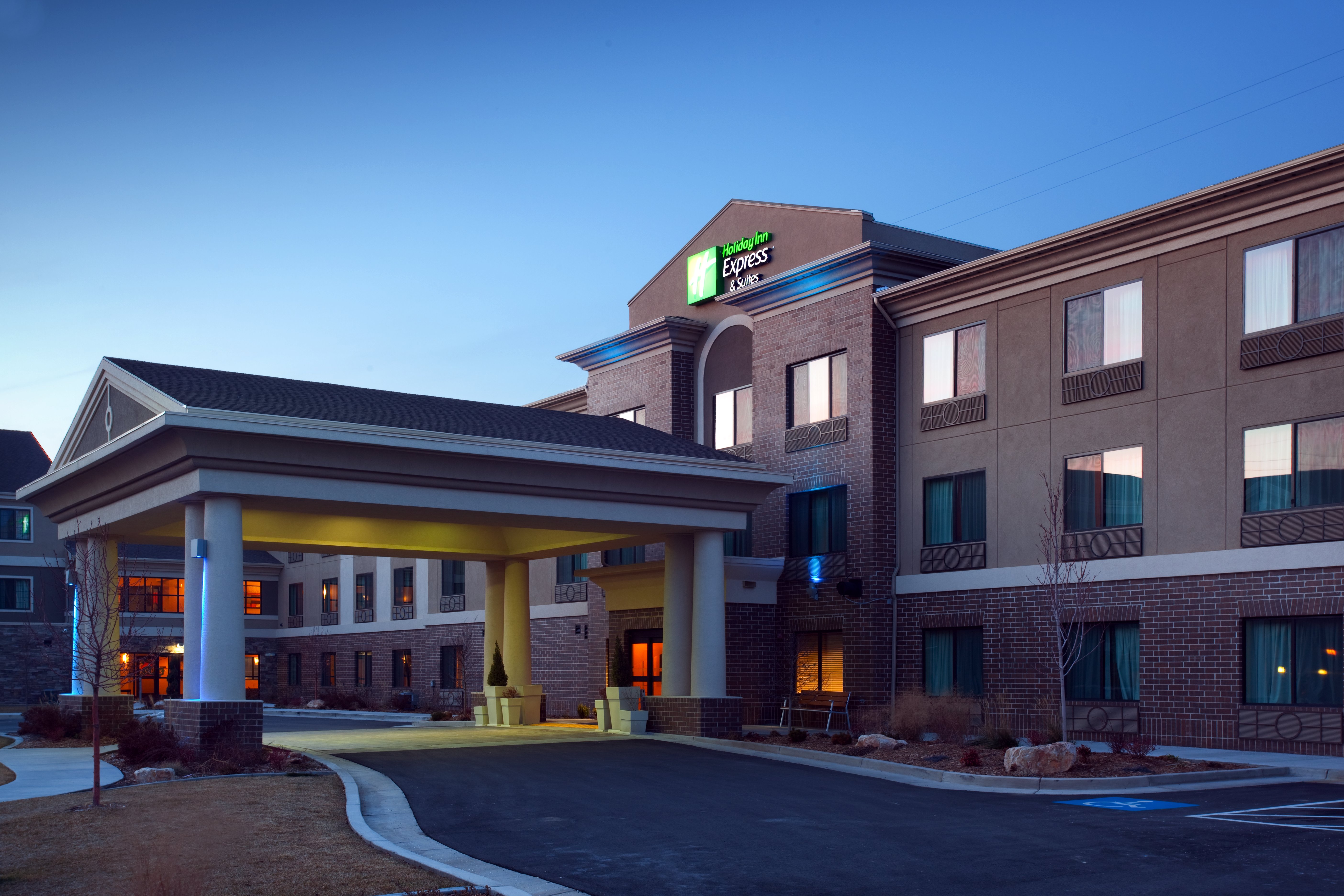 Holiday Inn Express & Suites Salt Lake City West Valley 1/28
