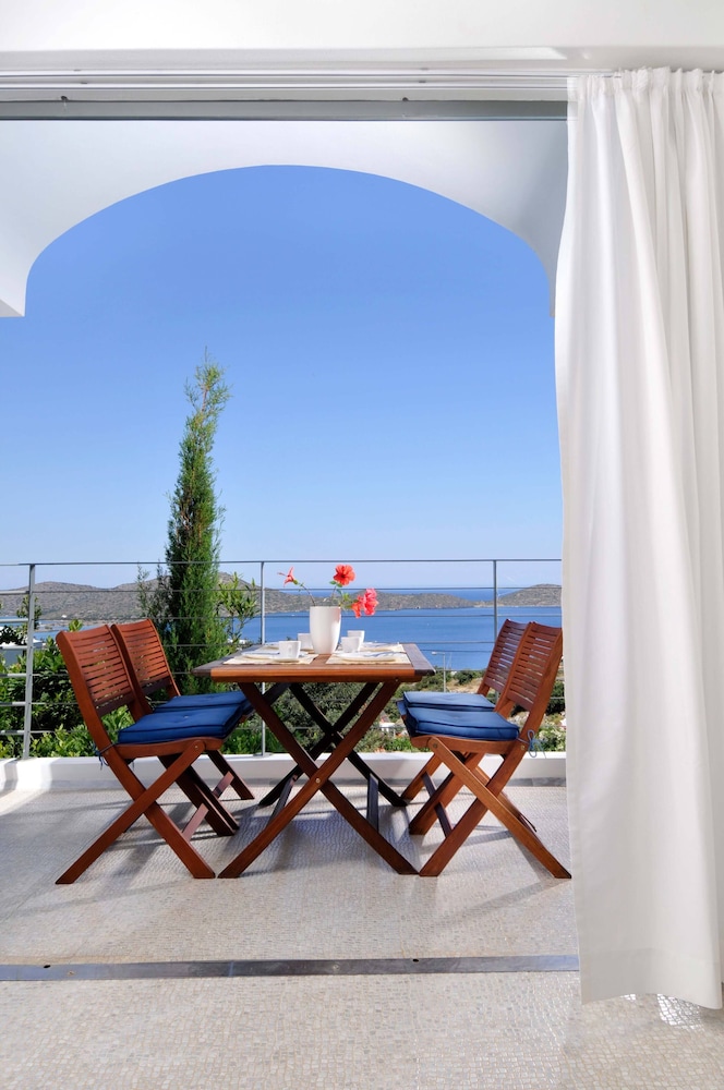 Elounda Living Residences by GHH 20/34