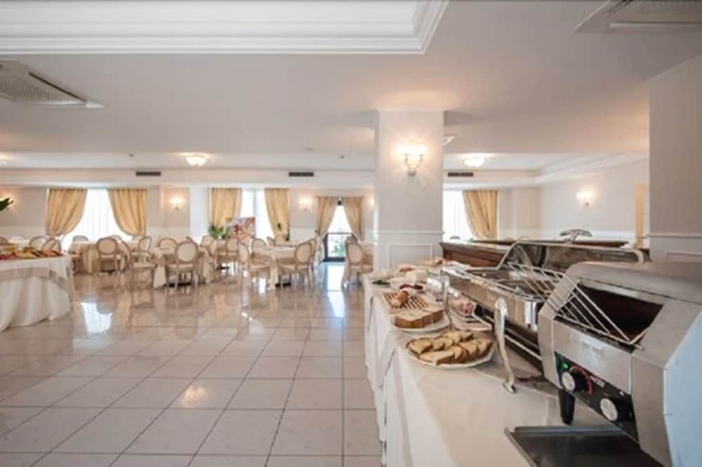 Hotel San Giorgio Crotone 35/45