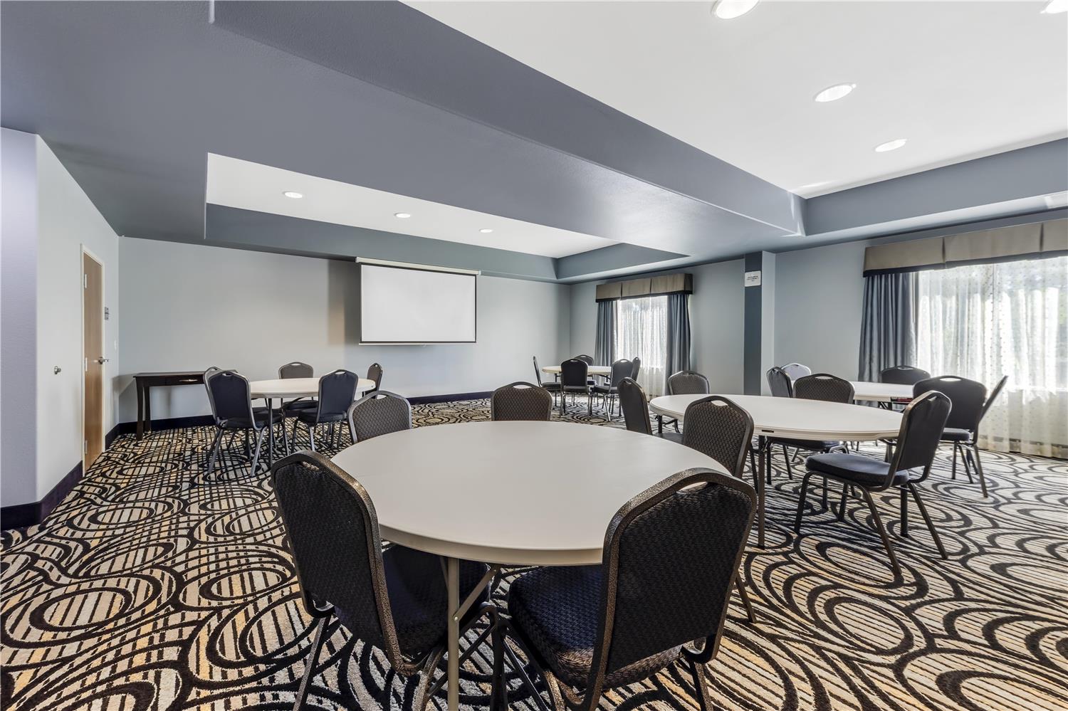 Best Western Plus Sand Bass Inn & Suites 44/52