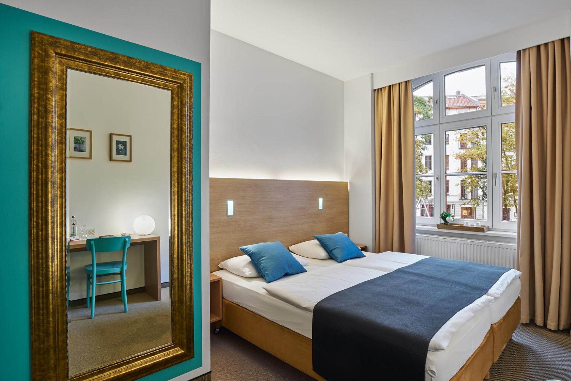 Hotel 38 18/49