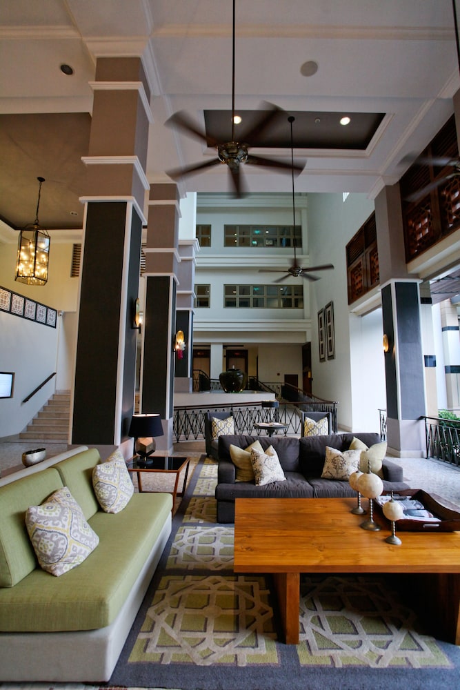 TREETOPS EXECUTIVE RESIDENCES 35/71