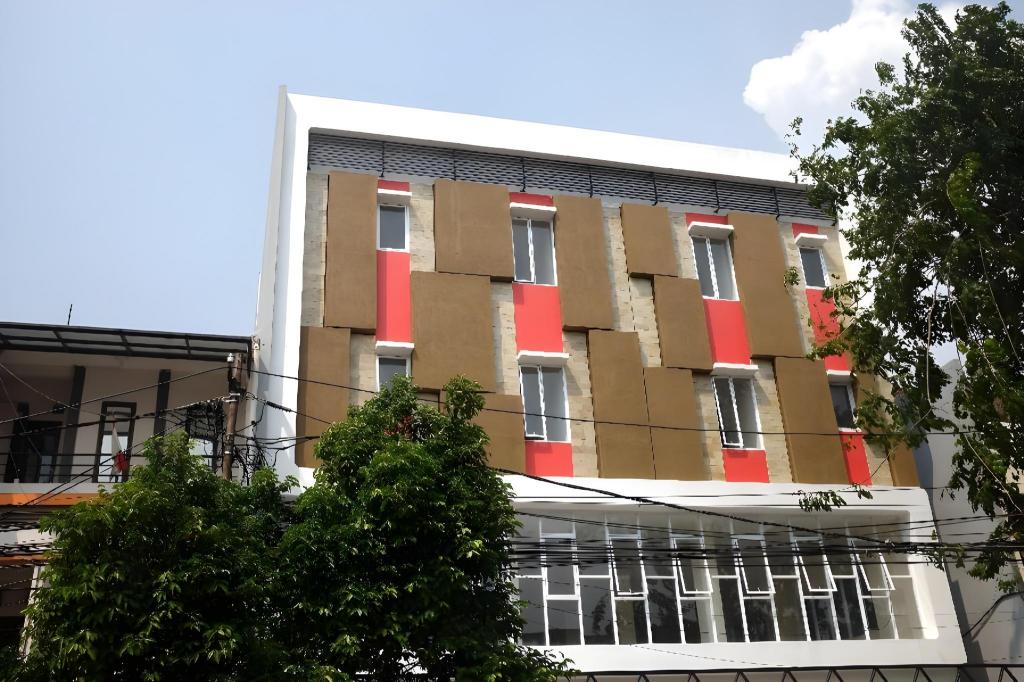Reddoorz Plus Near Mall Ciputra Jakarta 4/51