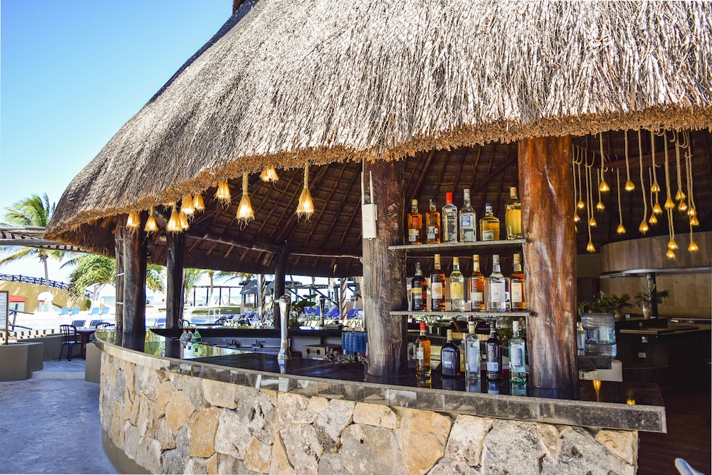 Reef Yucatan All Inclusive Hotel and Convention Center 2/50