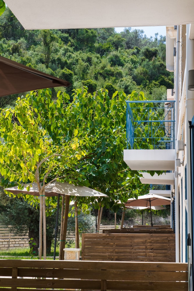 Ilianthos Apartments And Studios 40/50