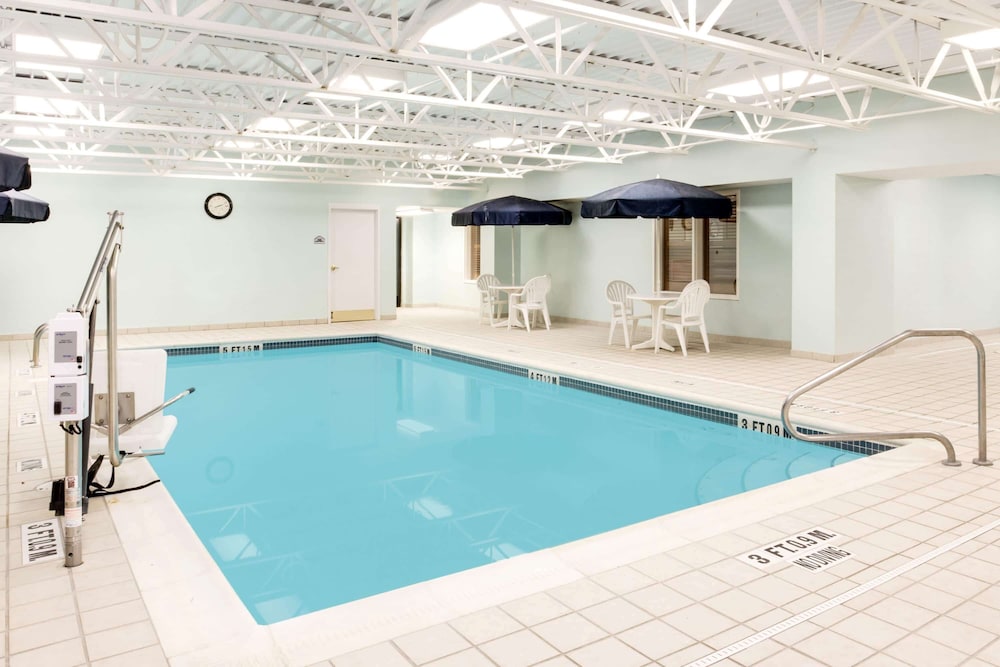 Wingate By Wyndham Bridgeport Wv 3/63