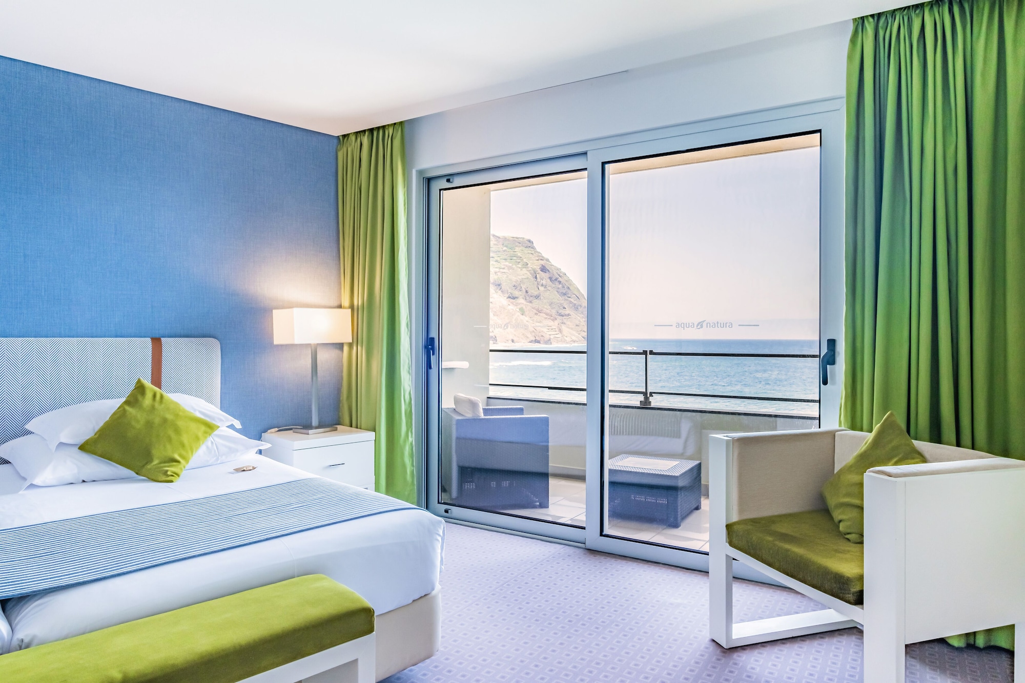 Comfort, Twin Beds
