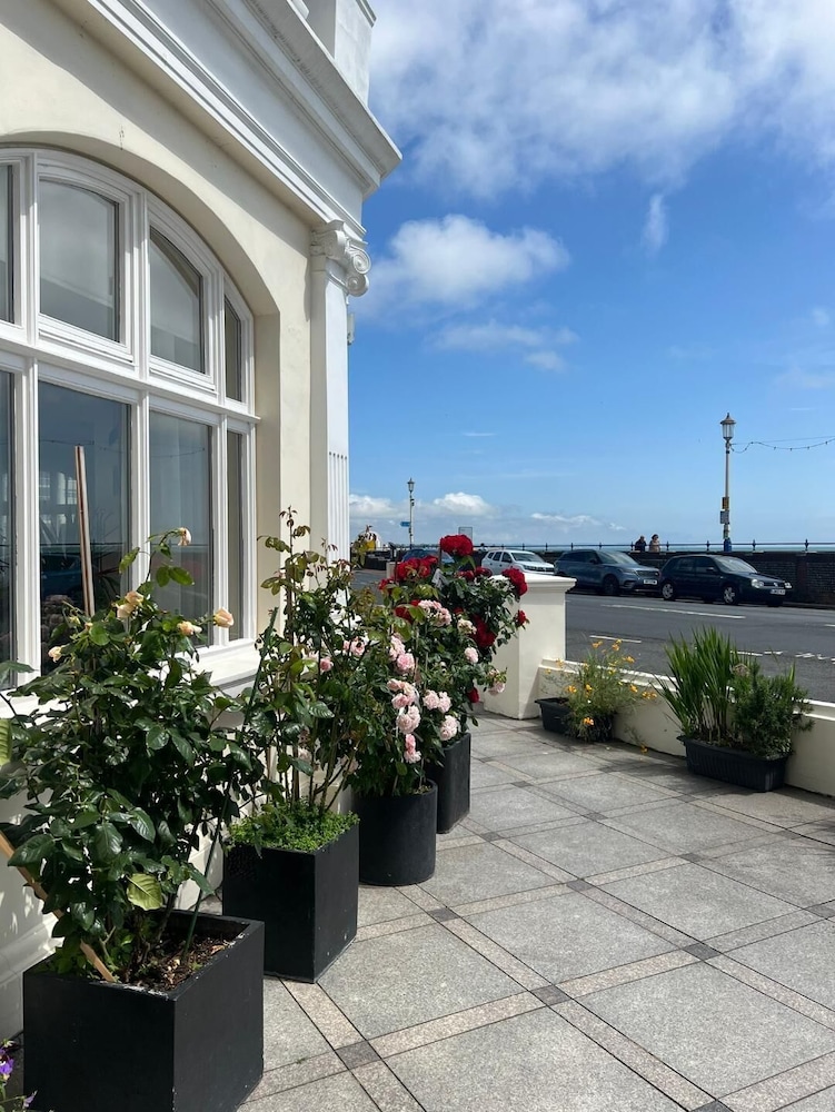 Eastbourne Riviera Hotel 54/64