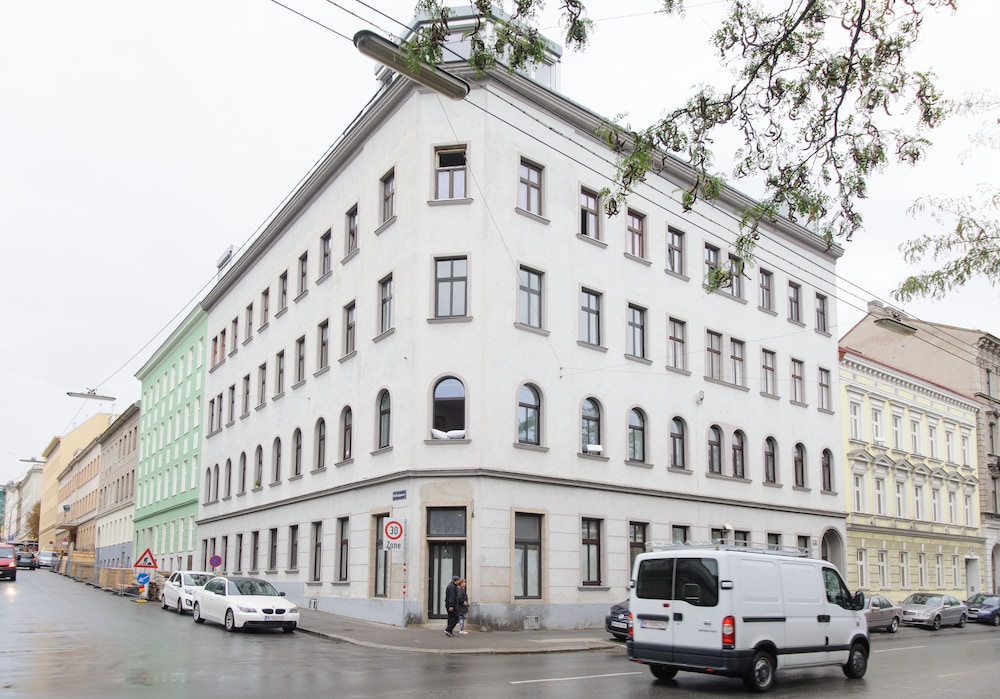 Royal Resort Apartments Westbahnhof 30/42