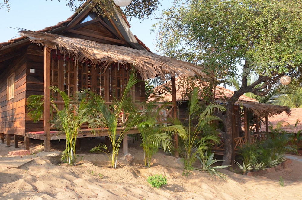 Little India Beach Cottages 3/47