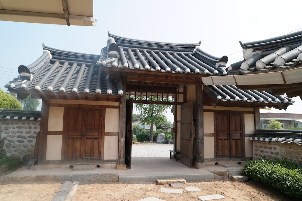 Gyeamgotaek 4/48