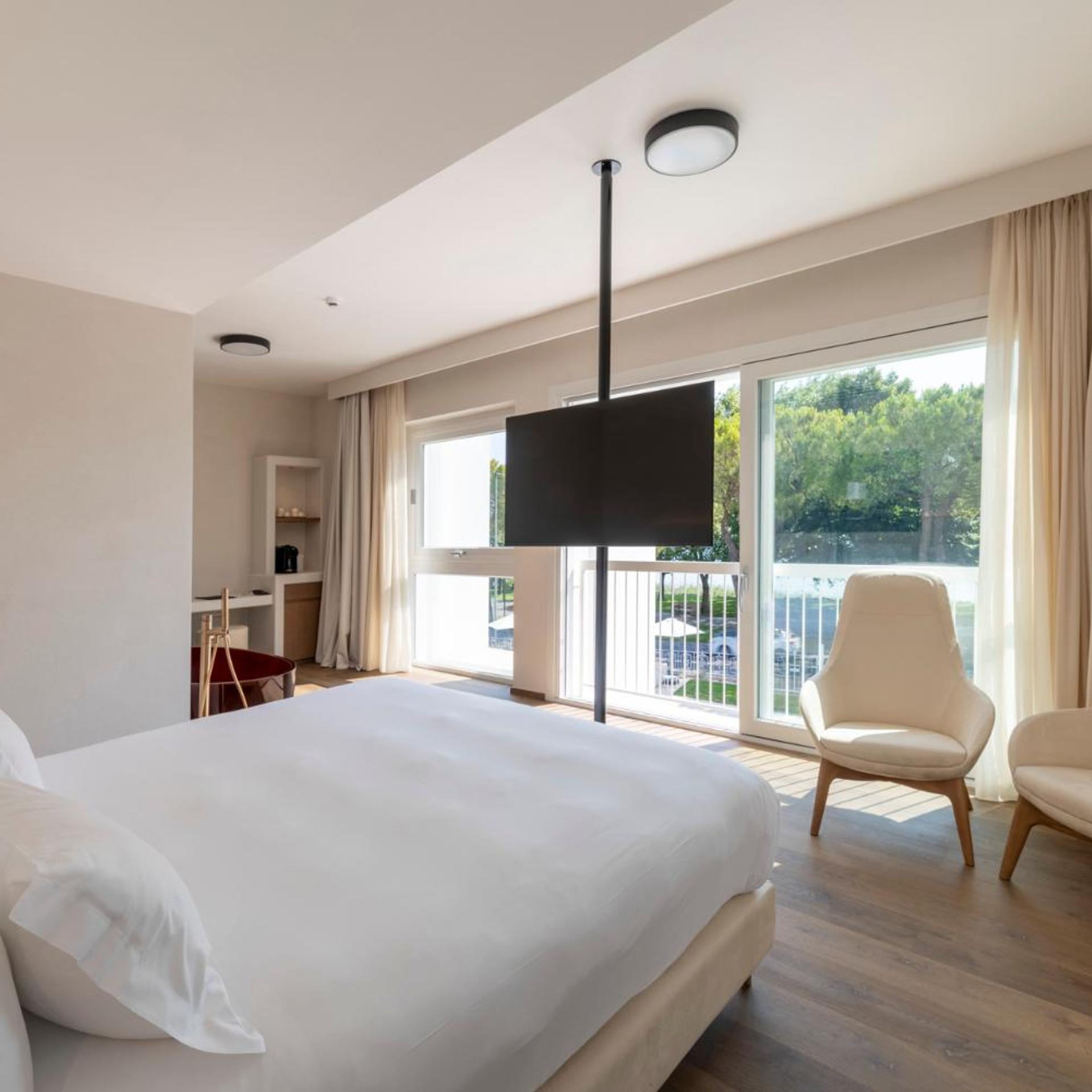 Junior Suite, Deluxe