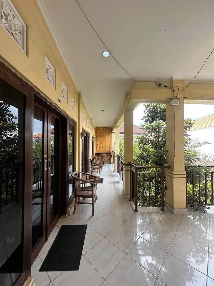 Sari Buana Bed Breakfast 5/62