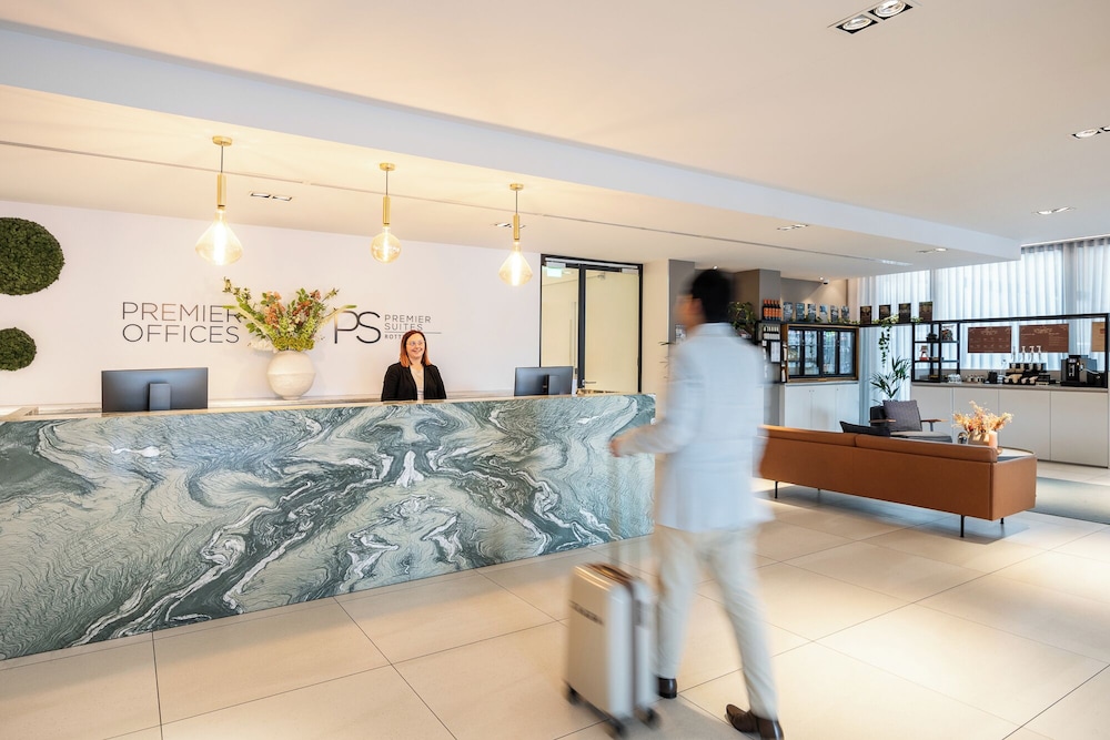 Premier Suites Plus Rotterdam 4/50