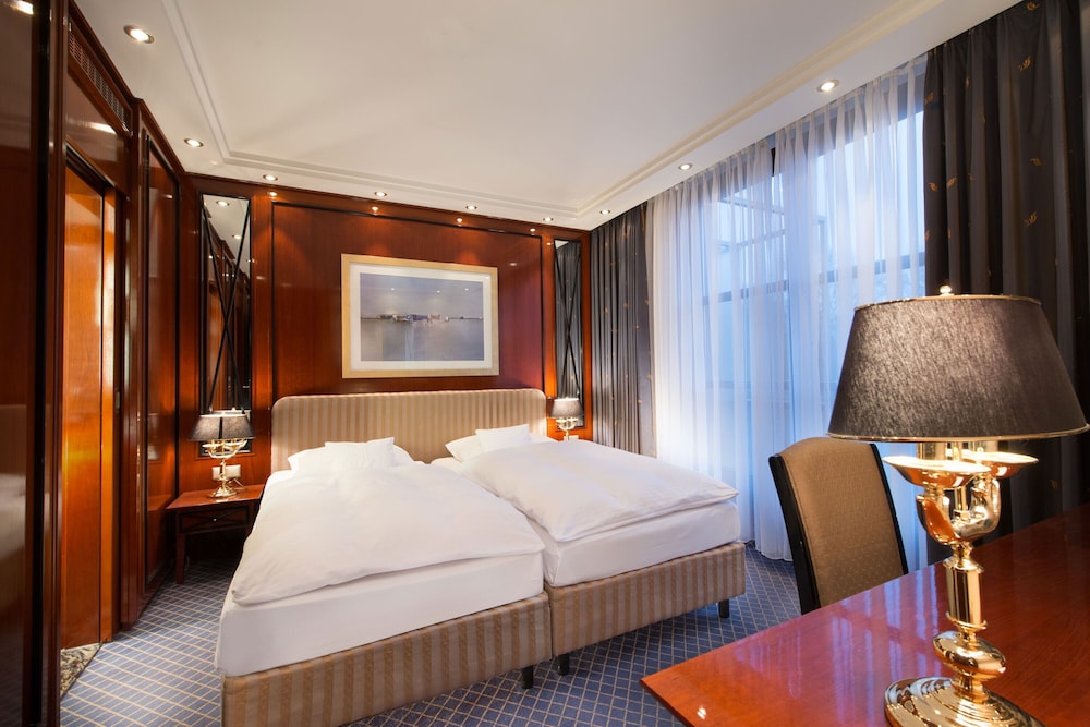 Maritim Hotel Am Schlossgarten 25/47