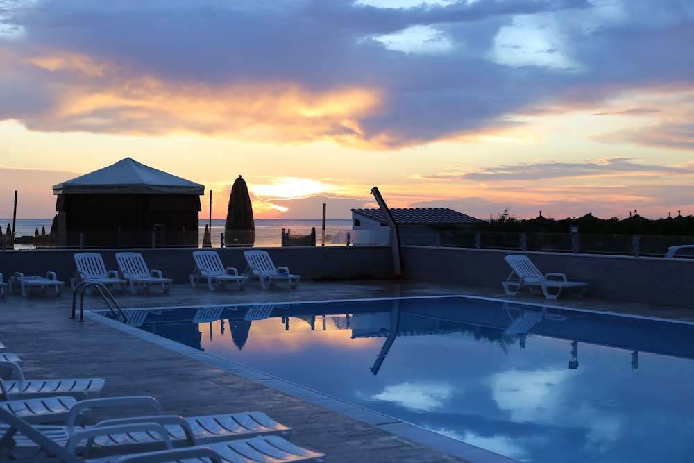 swimming pool spa