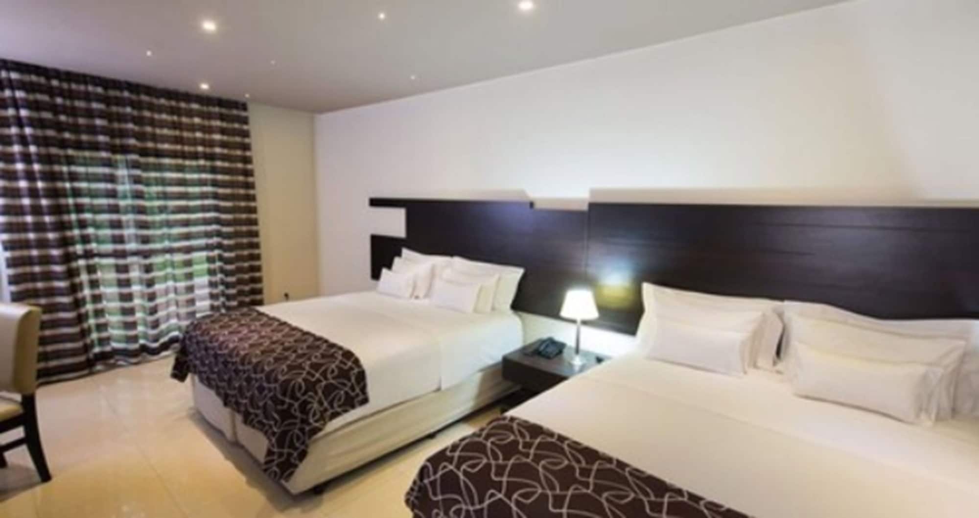 EXECUTIVE, KING BED