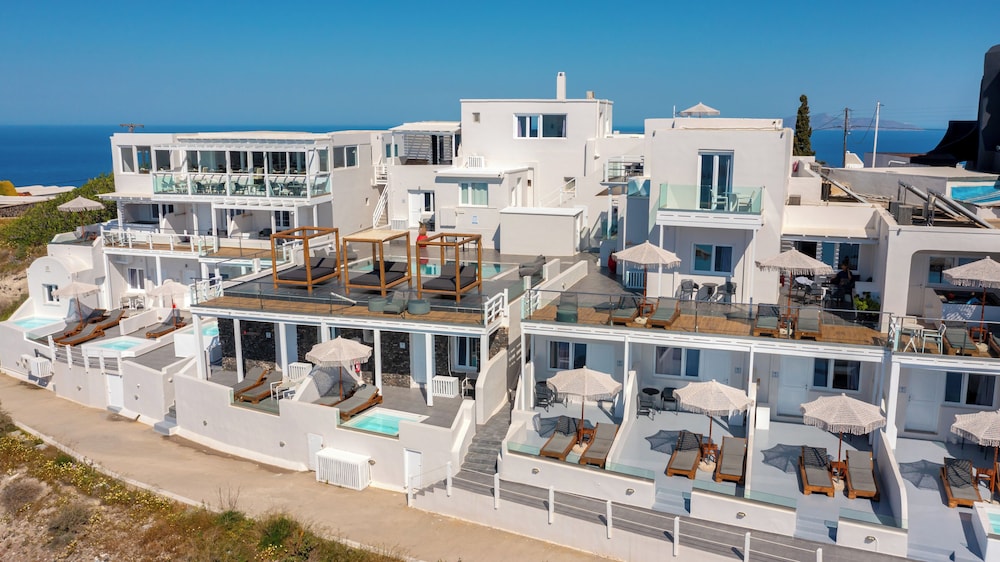 Gizis Cliffside Suites 2/50