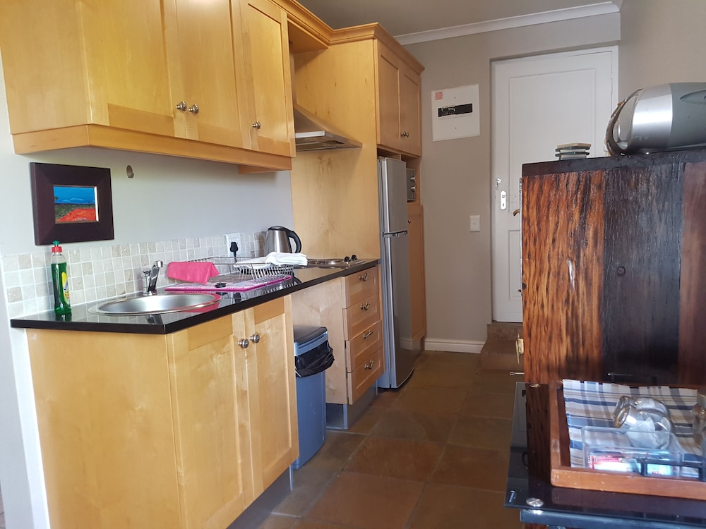 Melkbosch Guesthouse 1/50