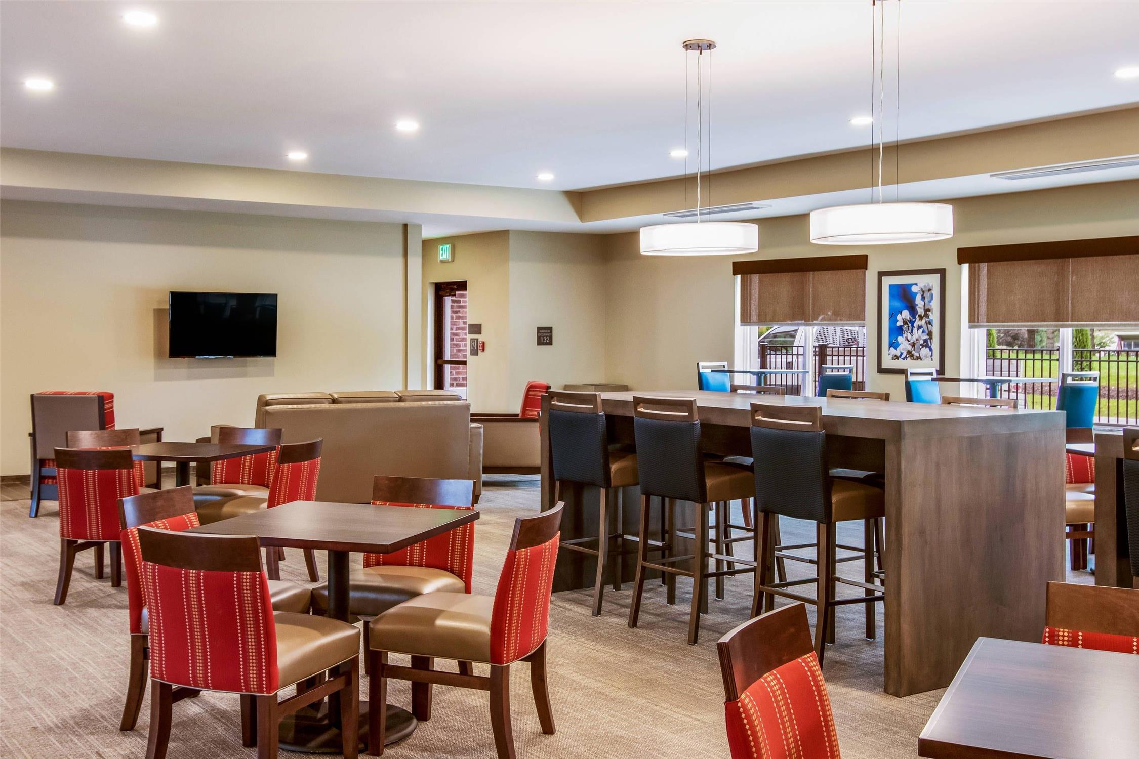 Comfort Suites Wooster near University Campus 42/54