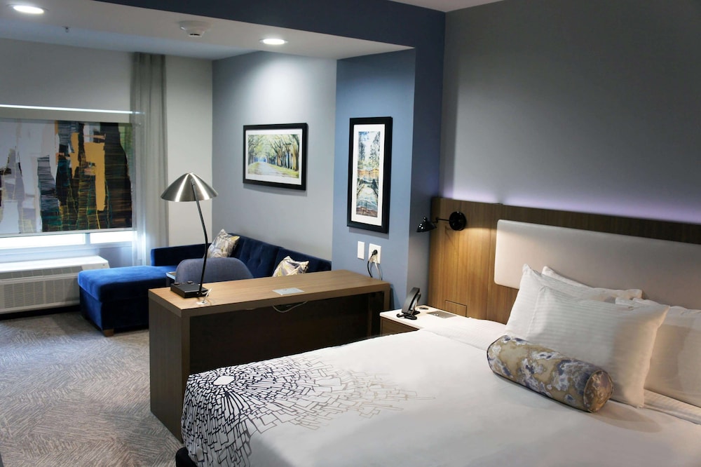 La Quinta Inn & Suites by Wyndham Locust Grove 10/55
