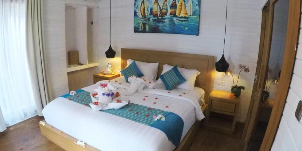 DELUXE, QUEEN BED