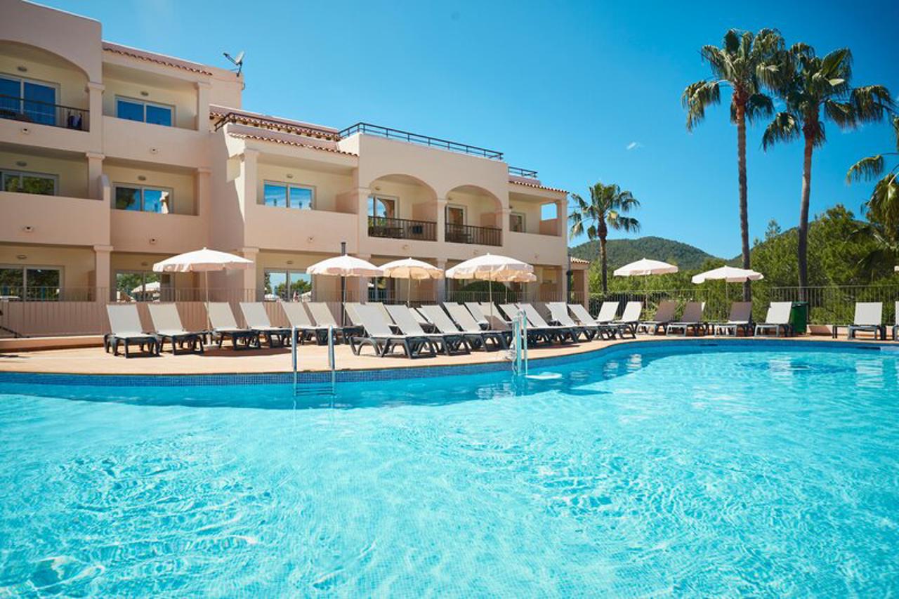 Invisa Hotel Club Cala Blanca 42/44