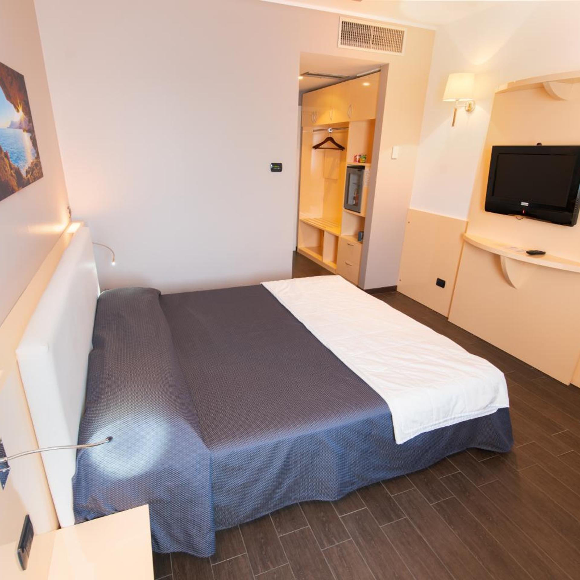غرفة بسرير مزدوج، Hotel Mediterraneo 7/10