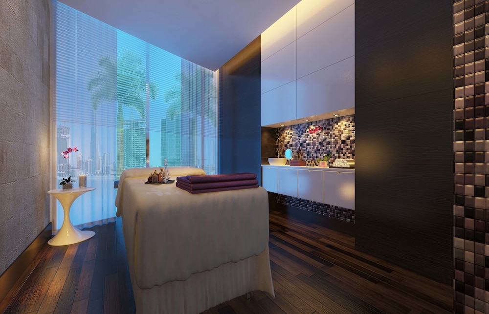 Radisson Blu Hotel Dubai Waterfront 37/78