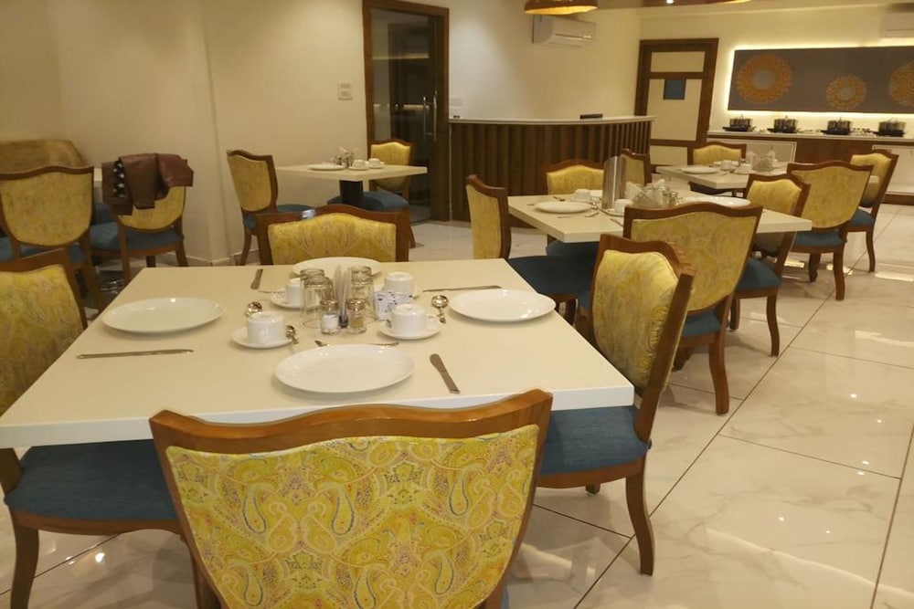 Hotel Narayanam 13/21