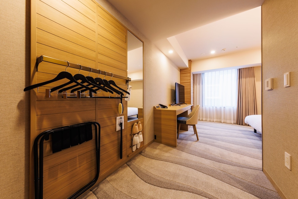 Jr East Hotel Mets Premier Makuhari Toyosuna 34/50