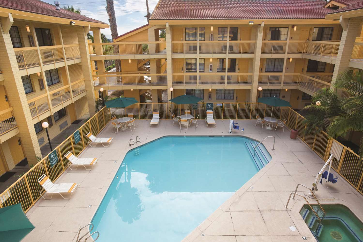 La Quinta Inn Ventura 28/30