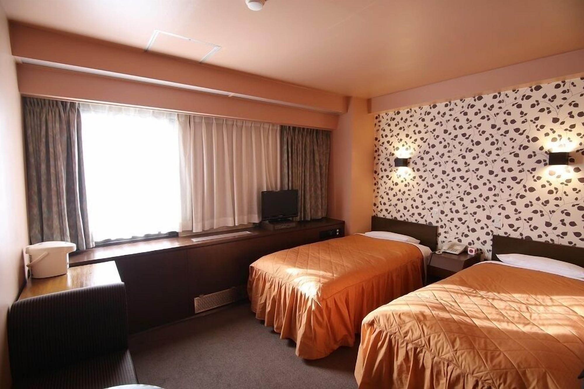 ROOM, TWIN BEDS, SMOKING