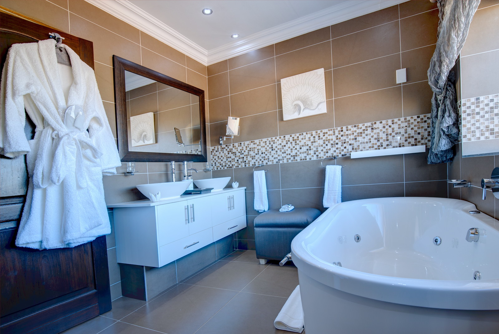 African Oceans Manor Guest House 49/50