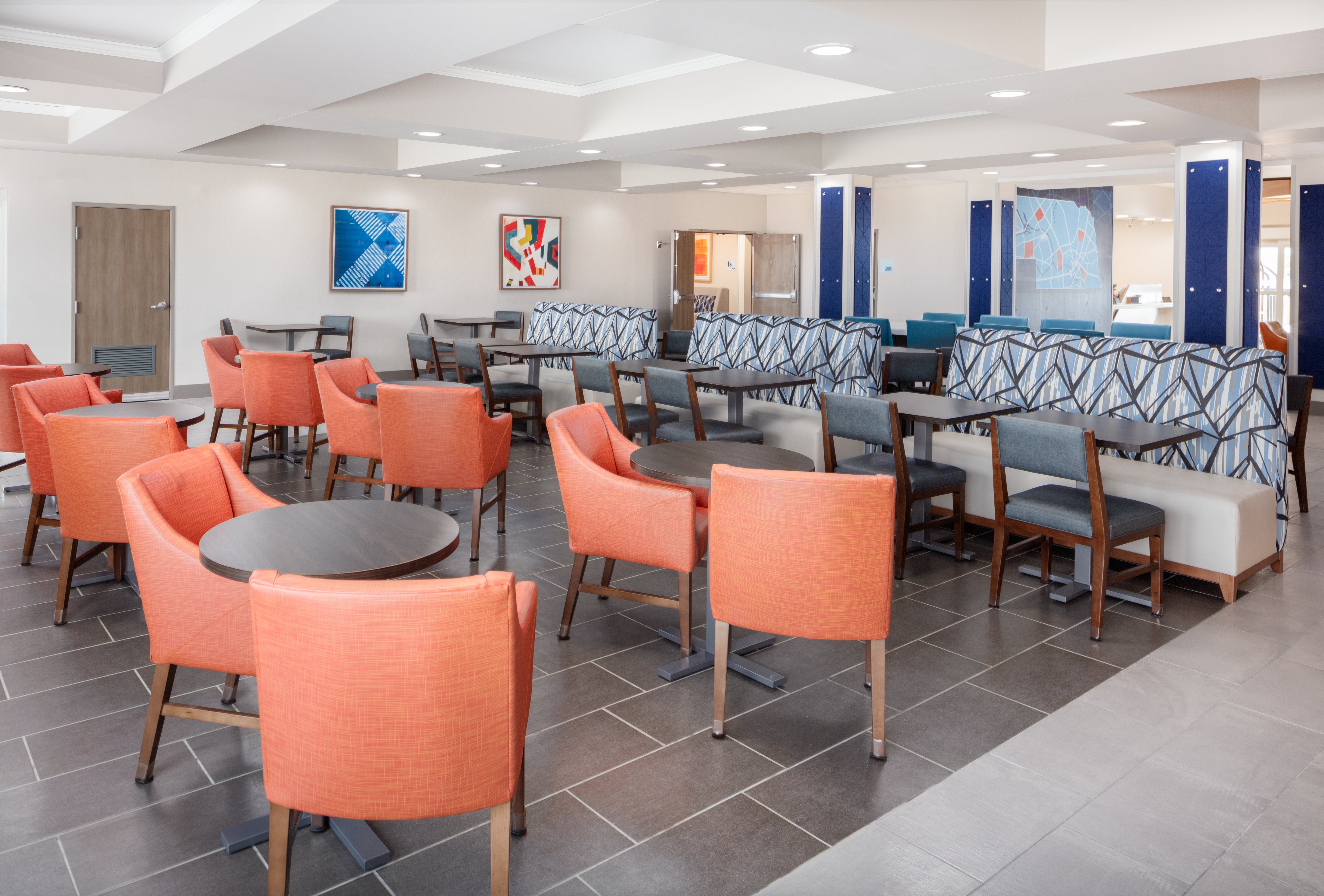 Holiday Inn Express Kearney 53/72