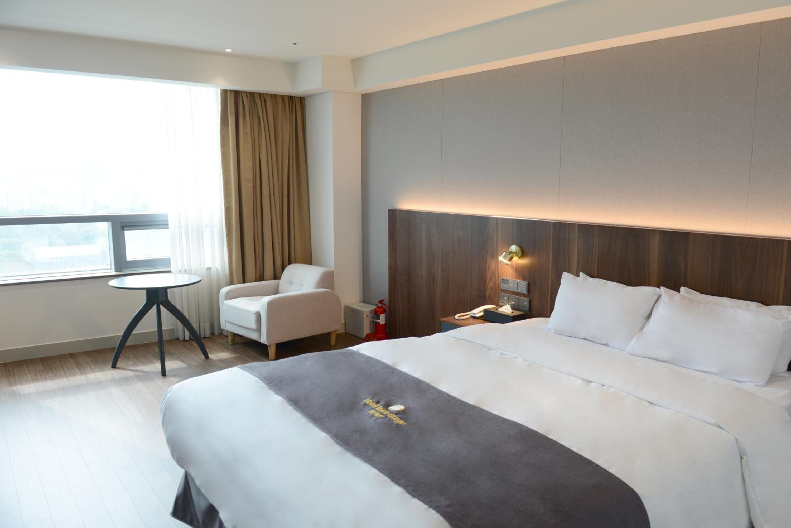 Standard, Double Bed