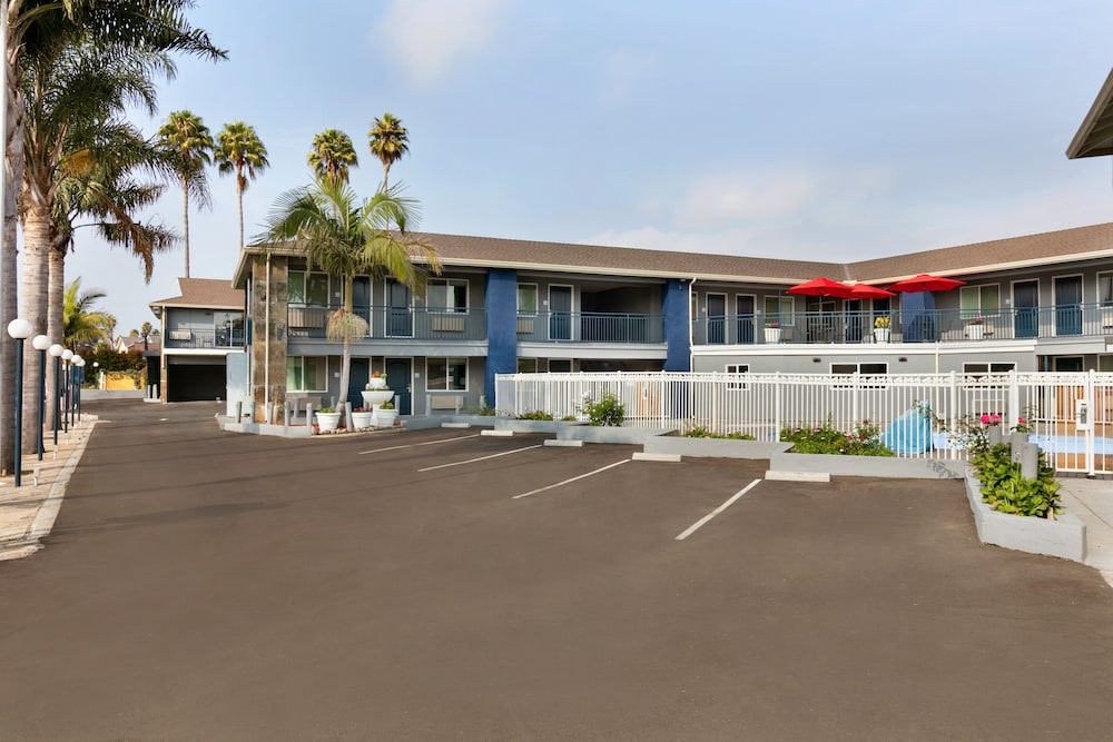 Torch Lite Inn 6/35