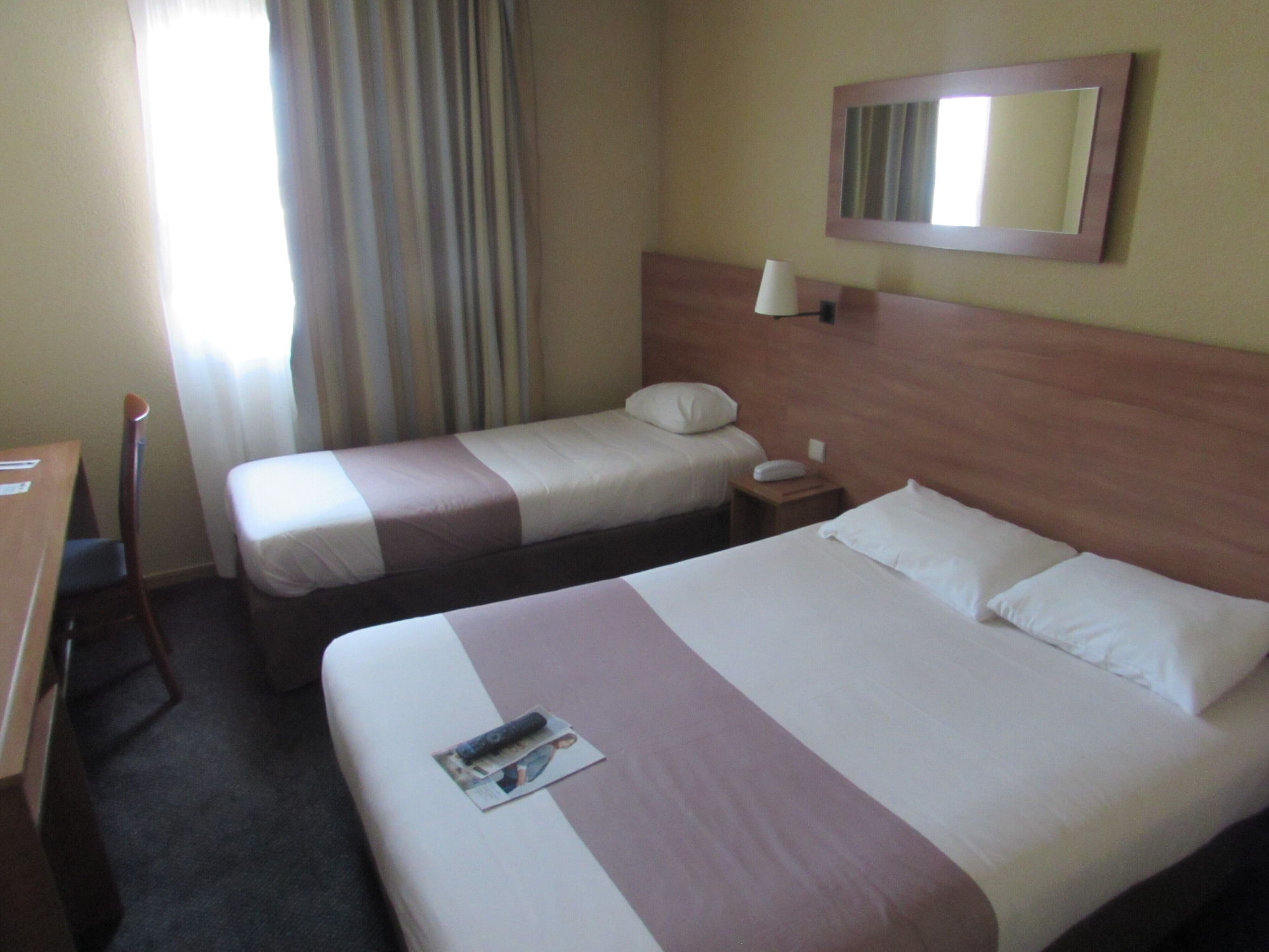 غرفة قياسية بسرير مزدوج وسرير فردي، Kyriad Marne La Vallee - Torcy 4/10